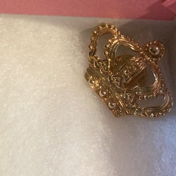 Golden Crown Brooch - Picture 4 of 4